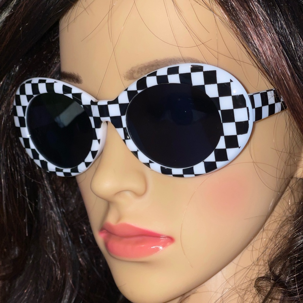 Round Frame Checkerboard Sunglasses - Picture 3 of 15